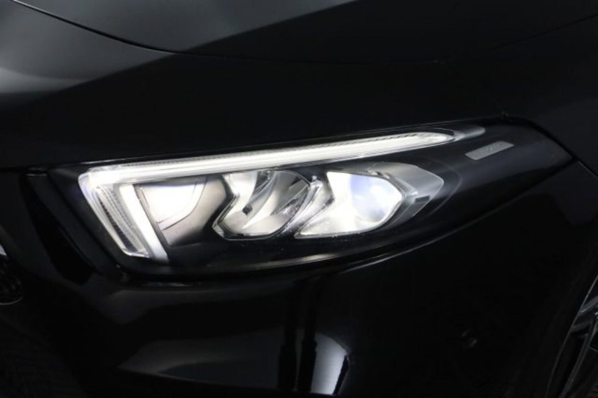 Mercedes-Benz Classe A 180 d Automatic Sport (9)