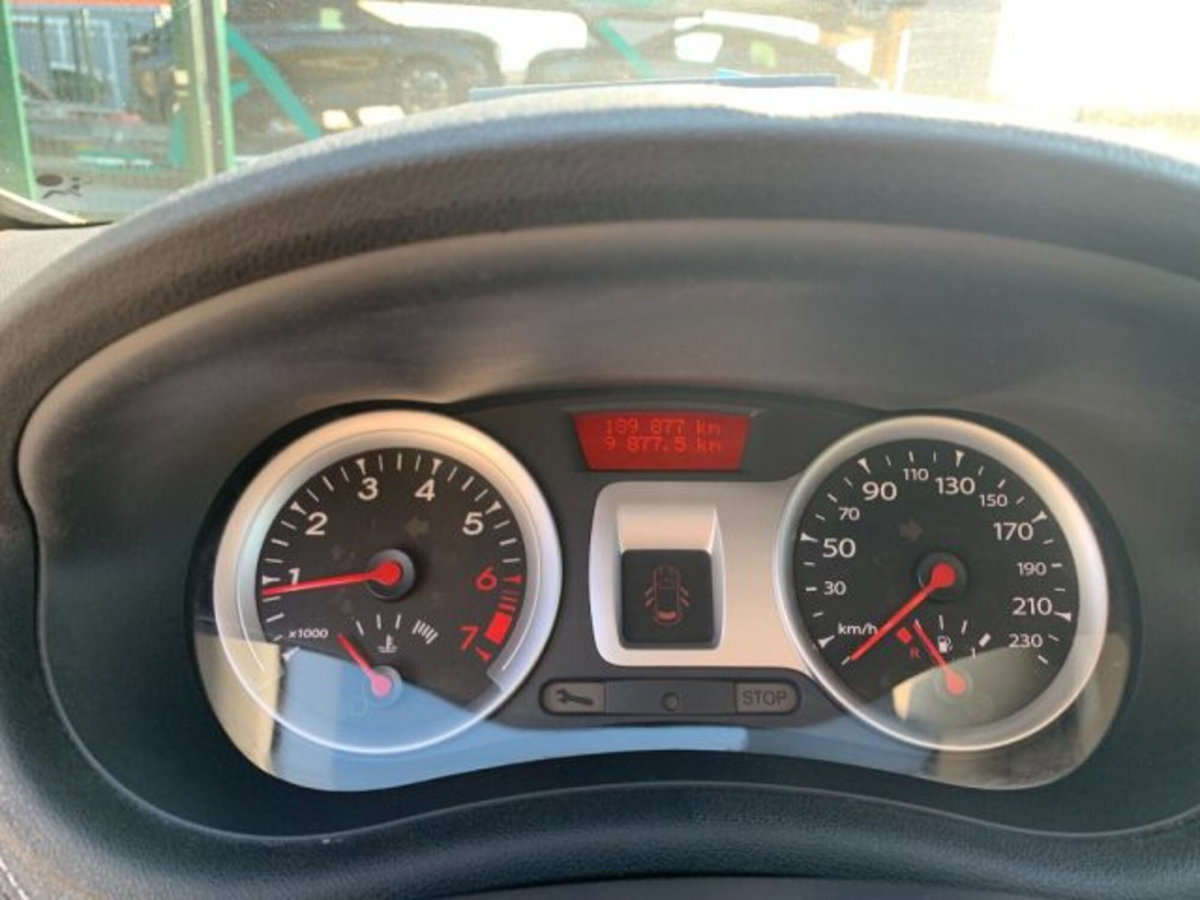 Renault Clio 1.2 75CV 5 porte Live (13)