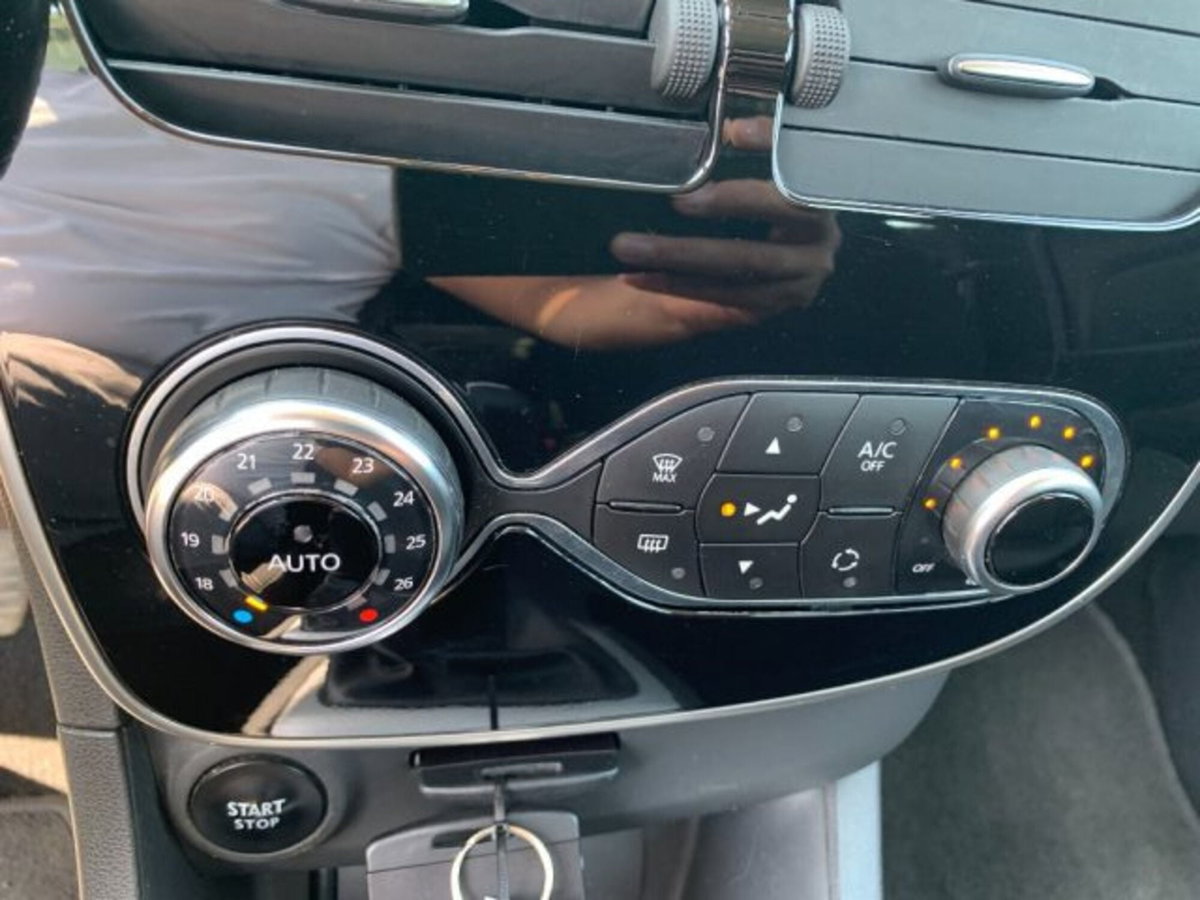 Renault Clio 1.5 dCi 8V 75CV Start&Stop 5 porte Duel (12)