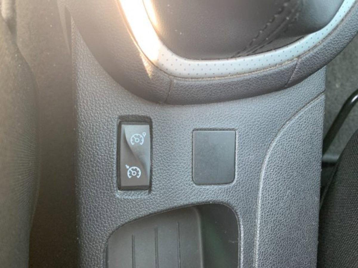 Renault Clio 1.5 dCi 8V 75CV Start&Stop 5 porte Duel (14)