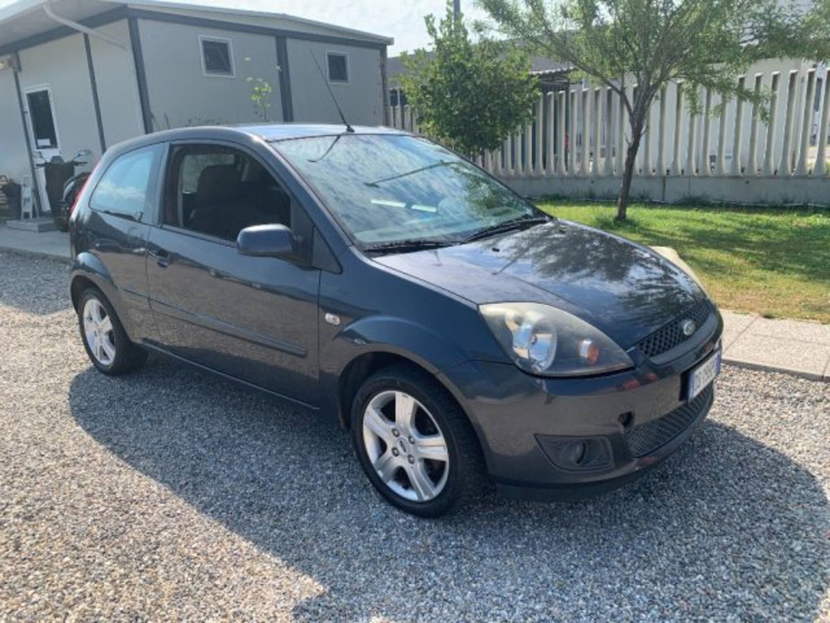 Ford Fiesta 1.4 TDCi 3p. Ghia (3)