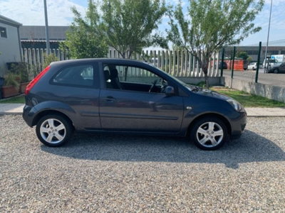 Ford Fiesta 1.4 TDCi 3p. Ghia (4)