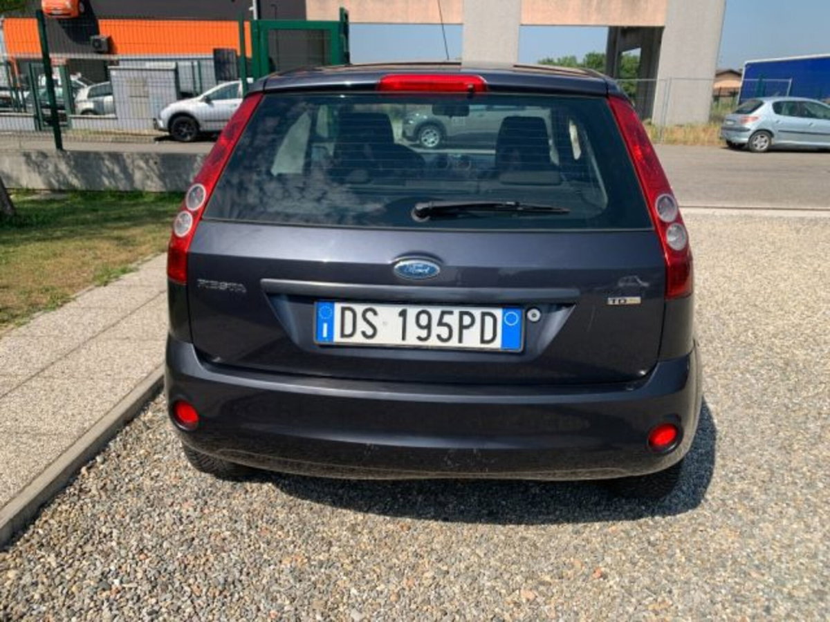 Ford Fiesta 1.4 TDCi 3p. Ghia (6)