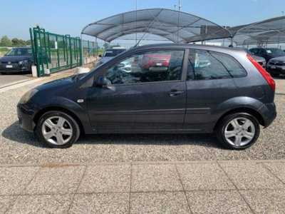Ford Fiesta 1.4 TDCi 3p. Ghia (8)