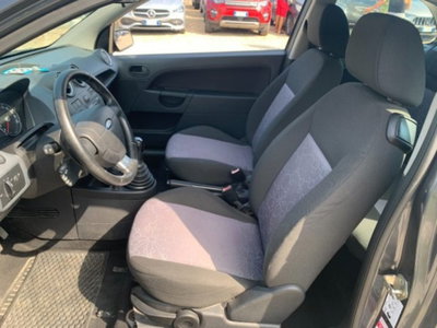 Ford Fiesta 1.4 TDCi 3p. Ghia (9)
