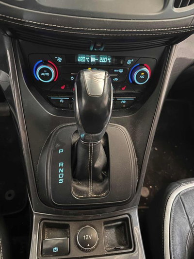 Ford Kuga 2.0 TDCI 150 CV S&S 4WD Powershift Vignale (11)