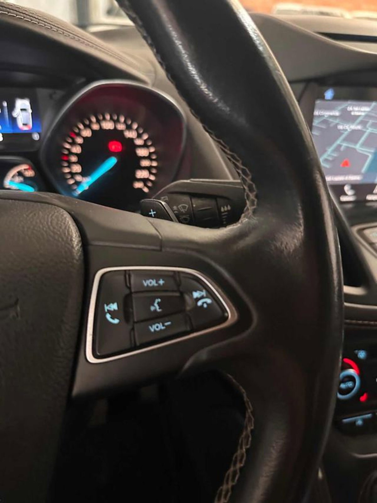 Ford Kuga 2.0 TDCI 150 CV S&S 4WD Powershift Vignale (18)