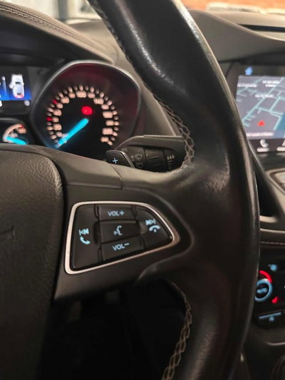 Ford Kuga 2.0 TDCI 150 CV S&S 4WD Powershift Vignale (18)