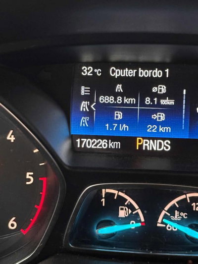 Ford Kuga 2.0 TDCI 150 CV S&S 4WD Powershift Vignale (19)