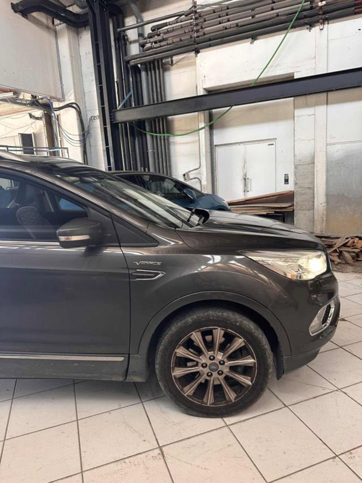 Ford Kuga 2.0 TDCI 150 CV S&S 4WD Powershift Vignale (4)