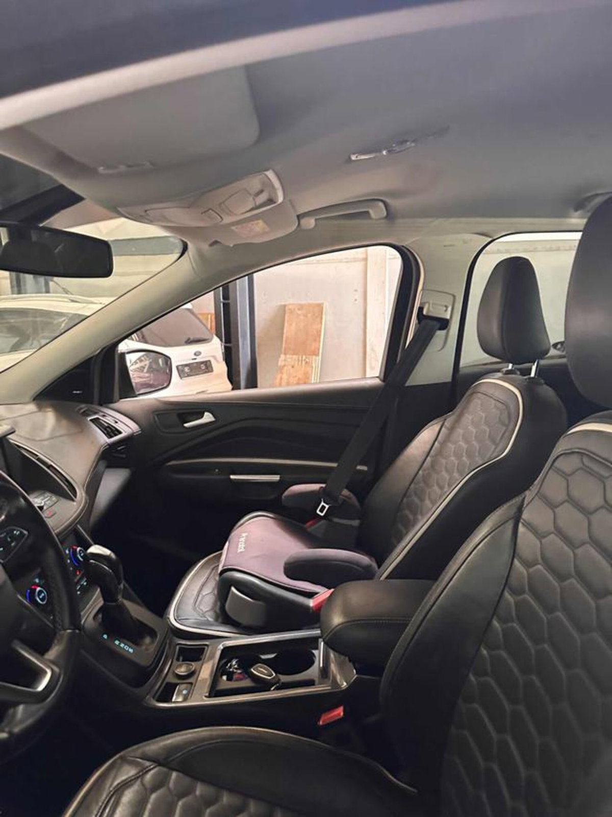 Ford Kuga 2.0 TDCI 150 CV S&S 4WD Powershift Vignale (6)