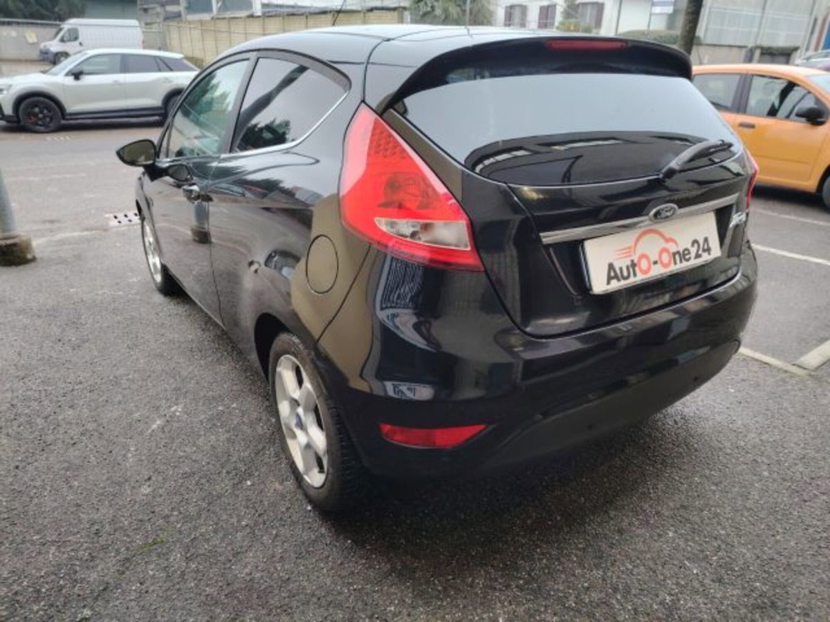 Ford Fiesta 1.4 TDCi 70CV 3 porte Titanium (6)