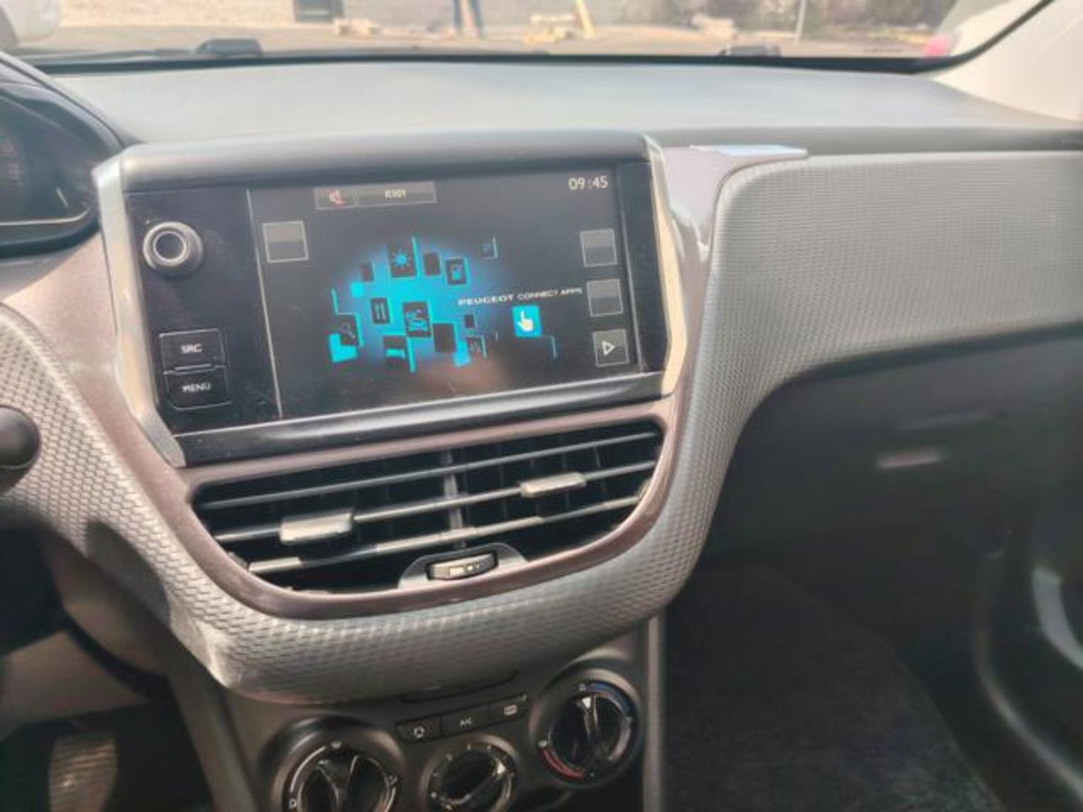 Peugeot 2008 82 Allure (14)