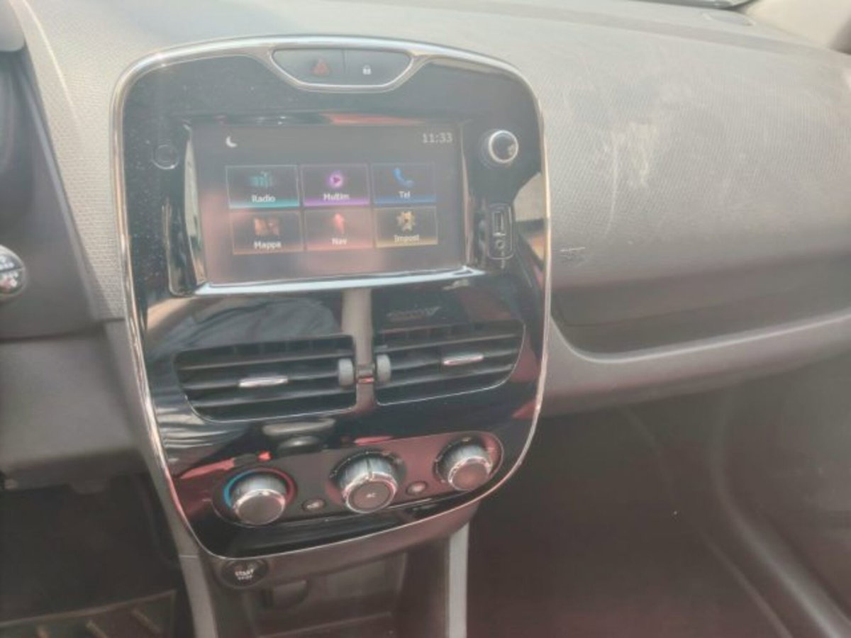 Renault Clio 1.2 75CV 5 porte Wave (11)