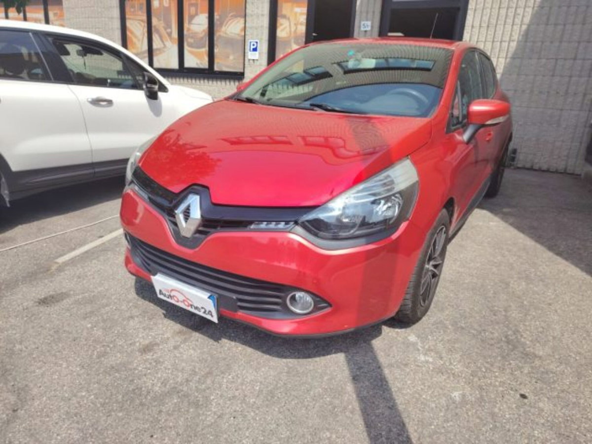 Renault Clio 1.2 75CV 5 porte Wave (4)