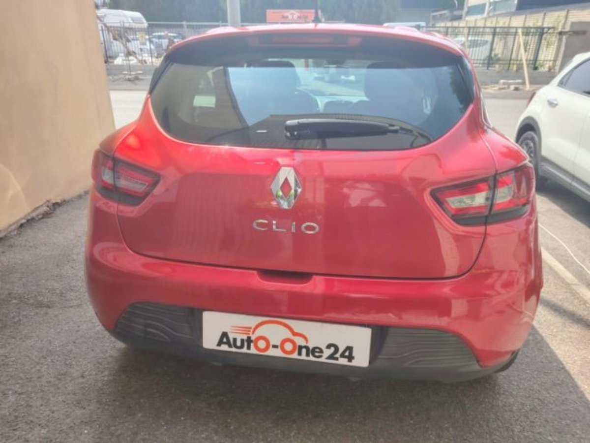 Renault Clio 1.2 75CV 5 porte Wave (7)