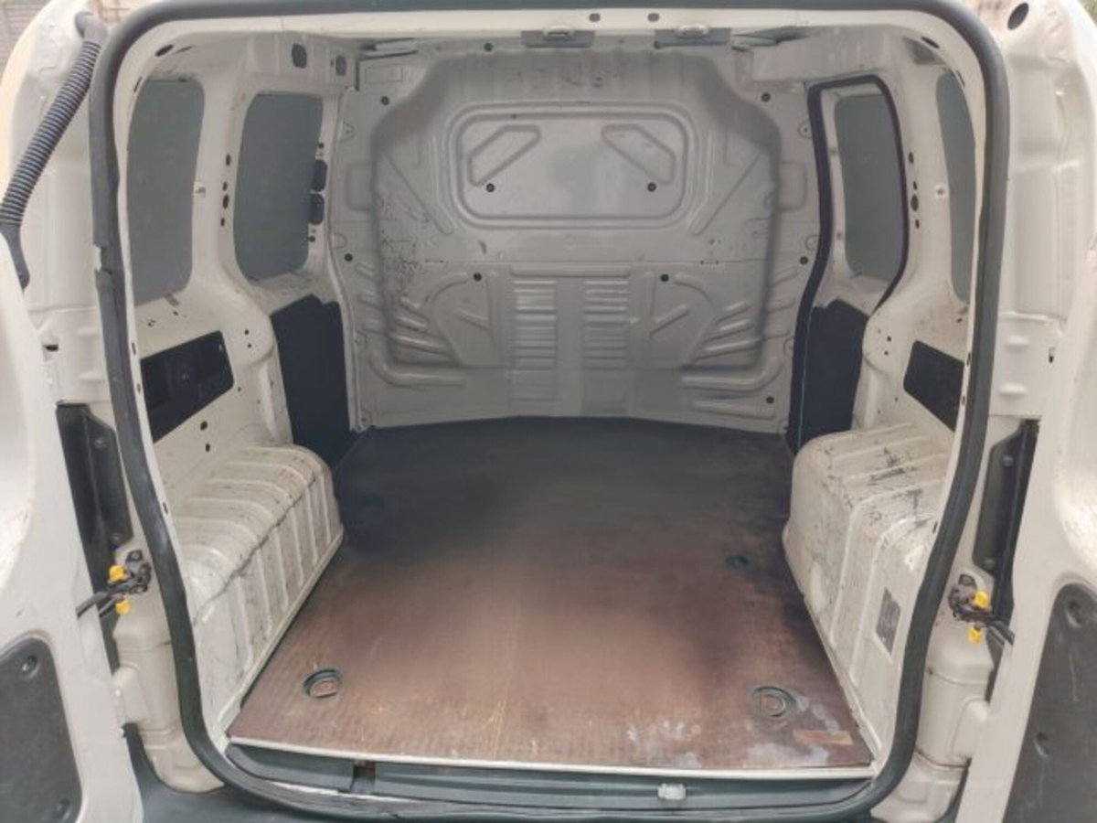 Fiat Fiorino 1.3 MJT 80CV Cargo (14)
