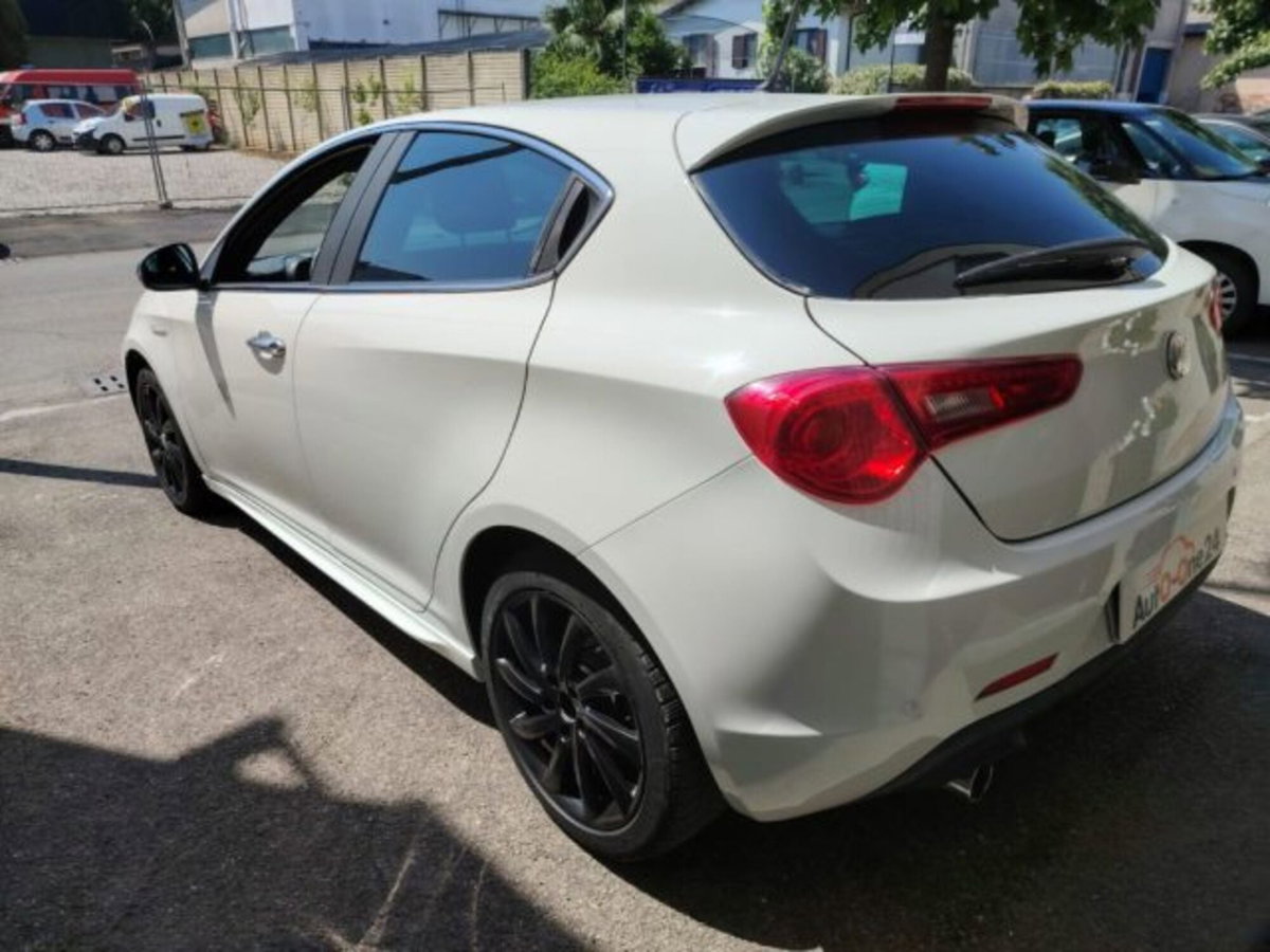 Alfa Romeo Giulietta 2.0 JTDm-2 Exclusive 140cv (5)