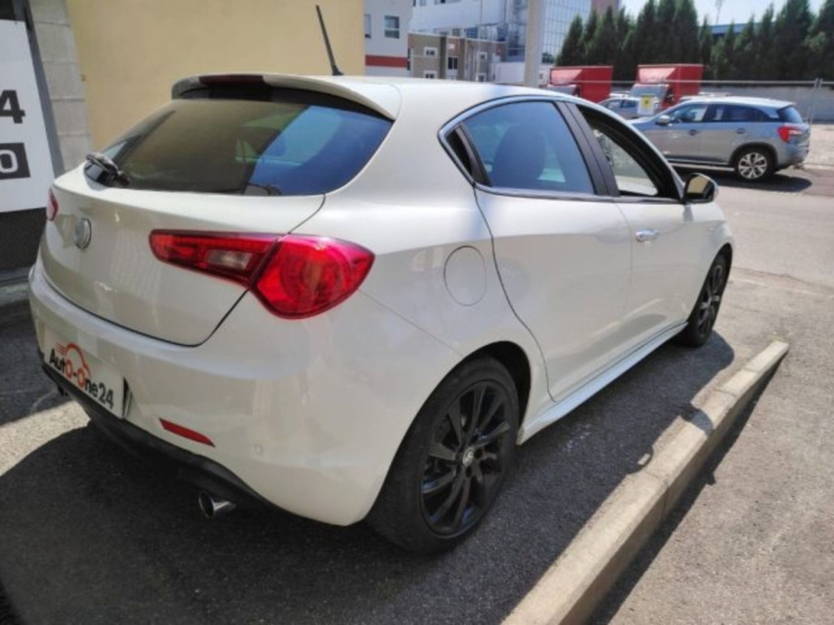 Alfa Romeo Giulietta 2.0 JTDm-2 Exclusive 140cv (7)
