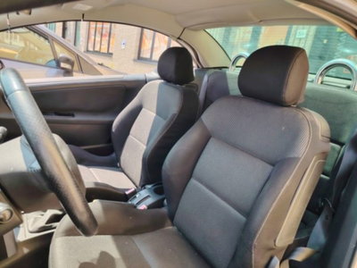 Peugeot 207 Cabrio HDi 110CV CC Tecno (17)