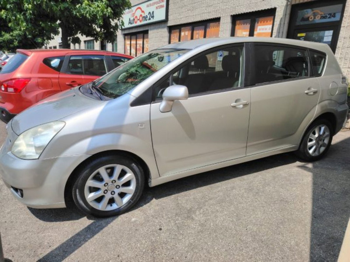 Toyota Corolla Verso 1.8 16V Sol (4)