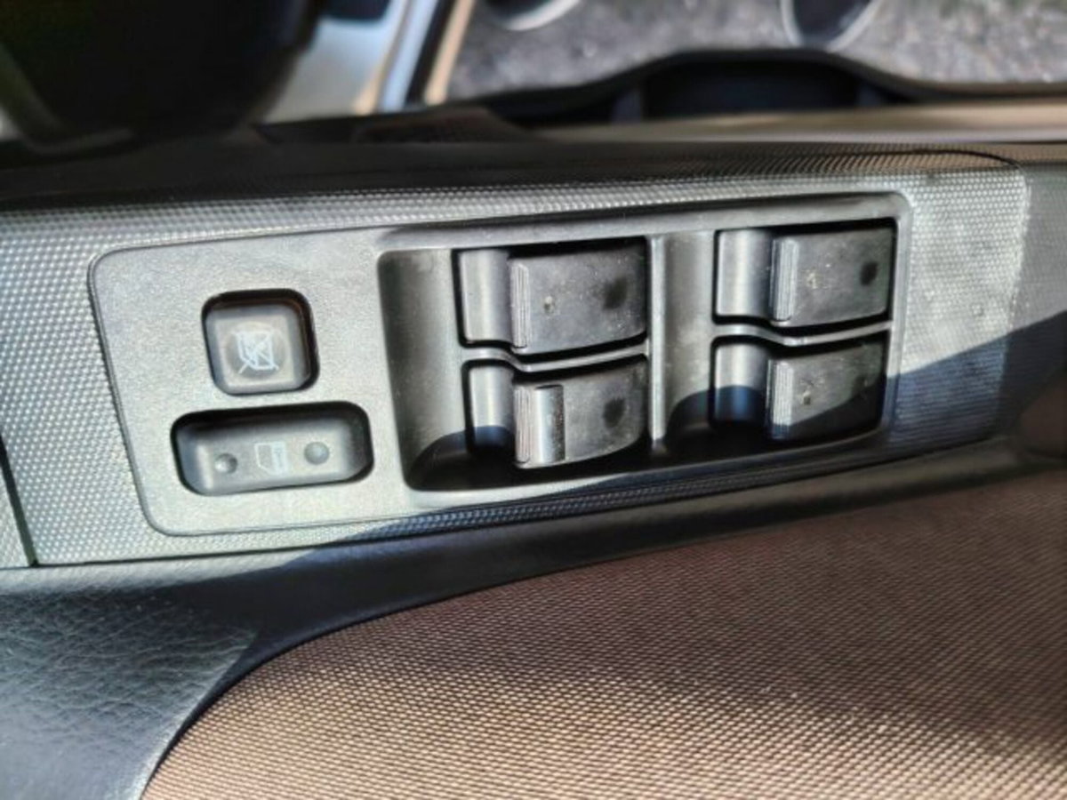 Toyota Corolla Verso 1.8 16V Sol (8)