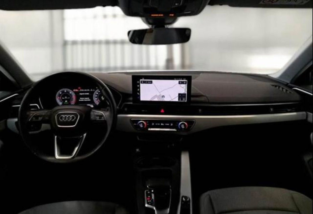Audi A4 Avant 35 TDI/163 CV S tronic Business Advanced (8)