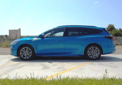 Ford Focus Station Wagon 1.0 EcoBoost Hybrid 155 CV SW ST-Line (10)