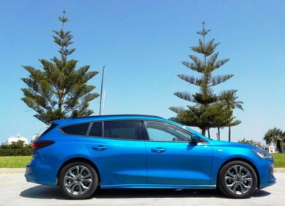 Ford Focus Station Wagon 1.0 EcoBoost Hybrid 155 CV SW ST-Line (4)