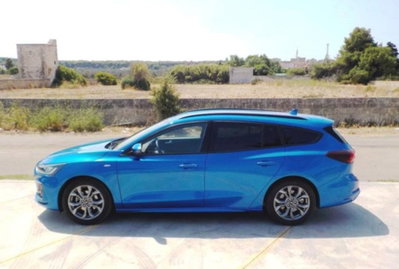 Ford Focus Station Wagon 1.0 EcoBoost Hybrid 155 CV SW ST-Line (9)