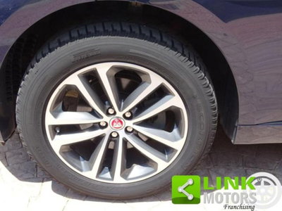 Jaguar F-Pace 2.0 D 180 CV AWD R-Sport (13)