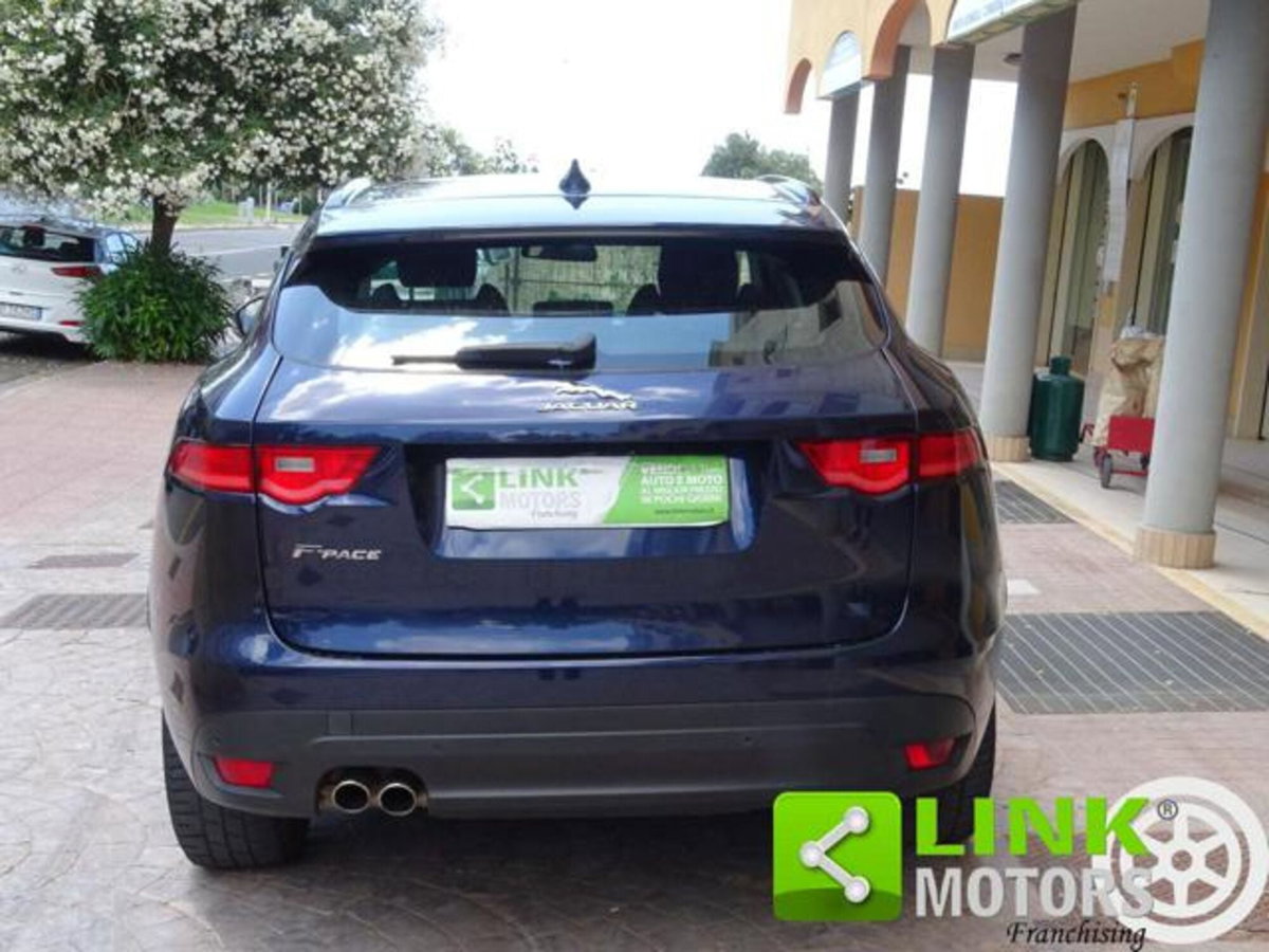 Jaguar F-Pace 2.0 D 180 CV AWD R-Sport (5)