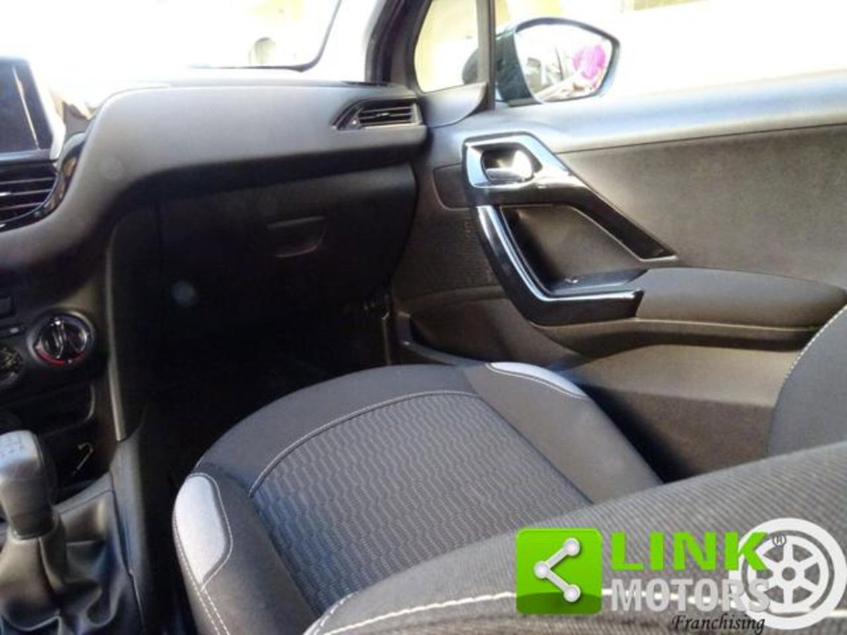 Peugeot 208 VTi 82 CV 5 porte Access (11)