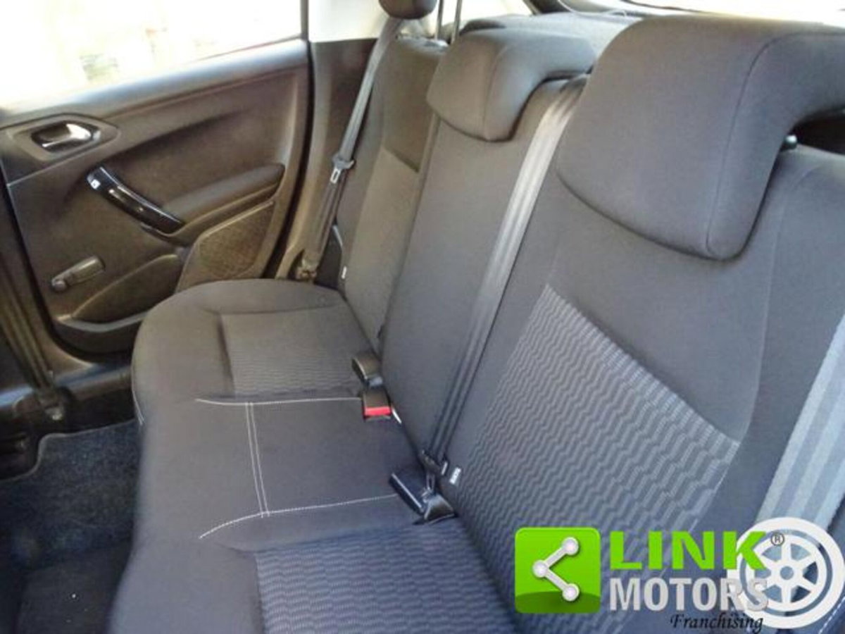 Peugeot 208 VTi 82 CV 5 porte Access (9)