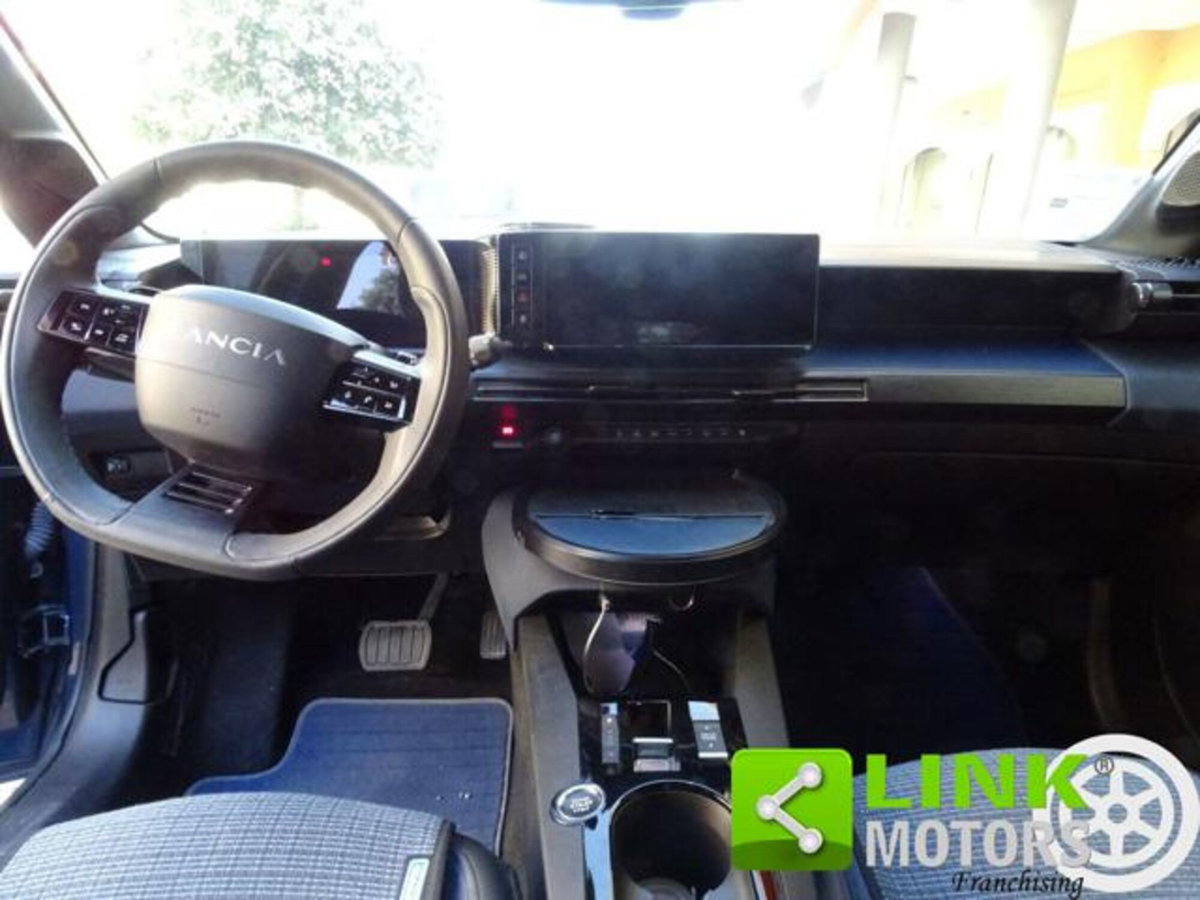 Lancia Ypsilon 1.2 mhev Edizione Cassina e-dct (9)