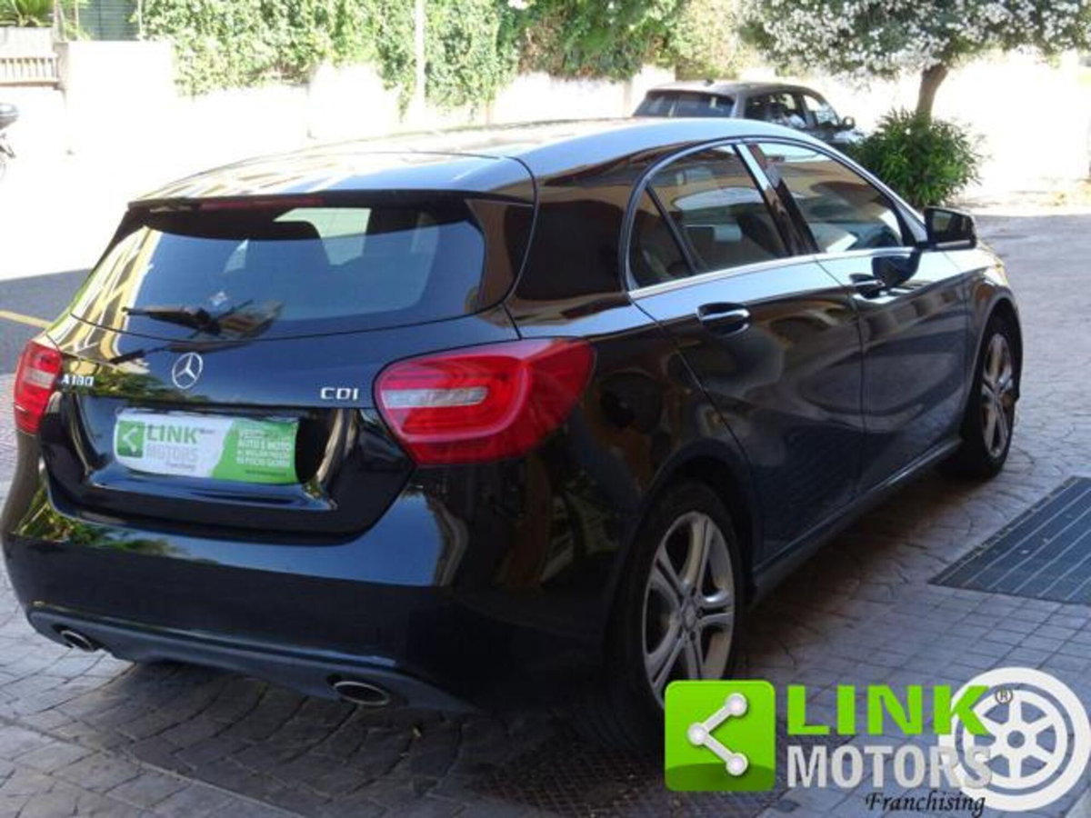 Mercedes-Benz Classe A 180 CDI Dark Night Edition (4)