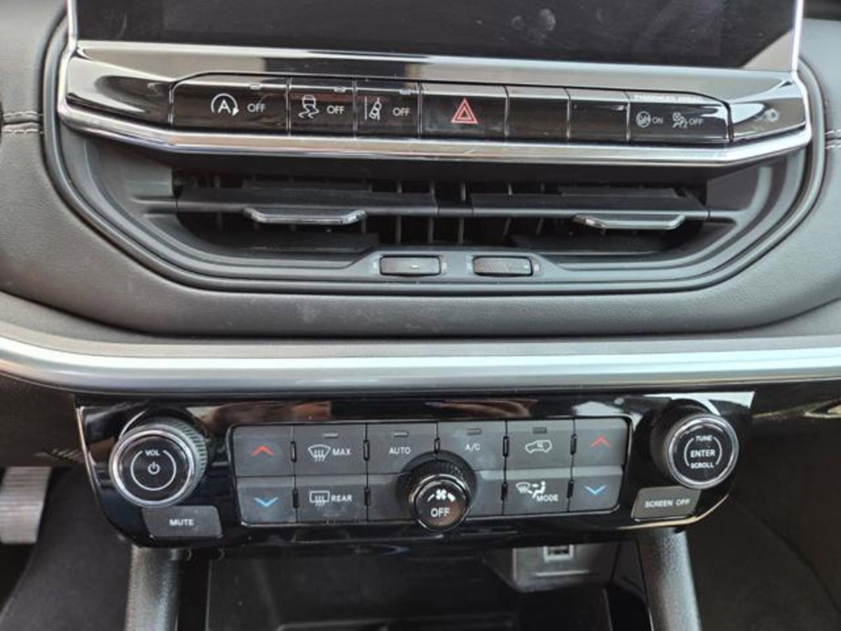 Jeep Compass 1.6 Multijet II 2WD Limited (14)