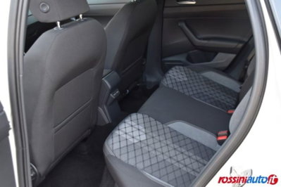 Volkswagen Taigo 1.5 tsi R-Line 150cv dsg (12)