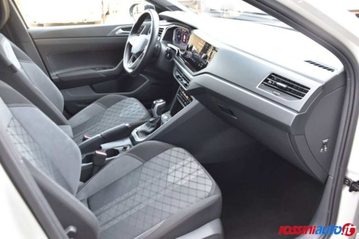 Volkswagen Taigo 1.5 tsi R-Line 150cv dsg (14)