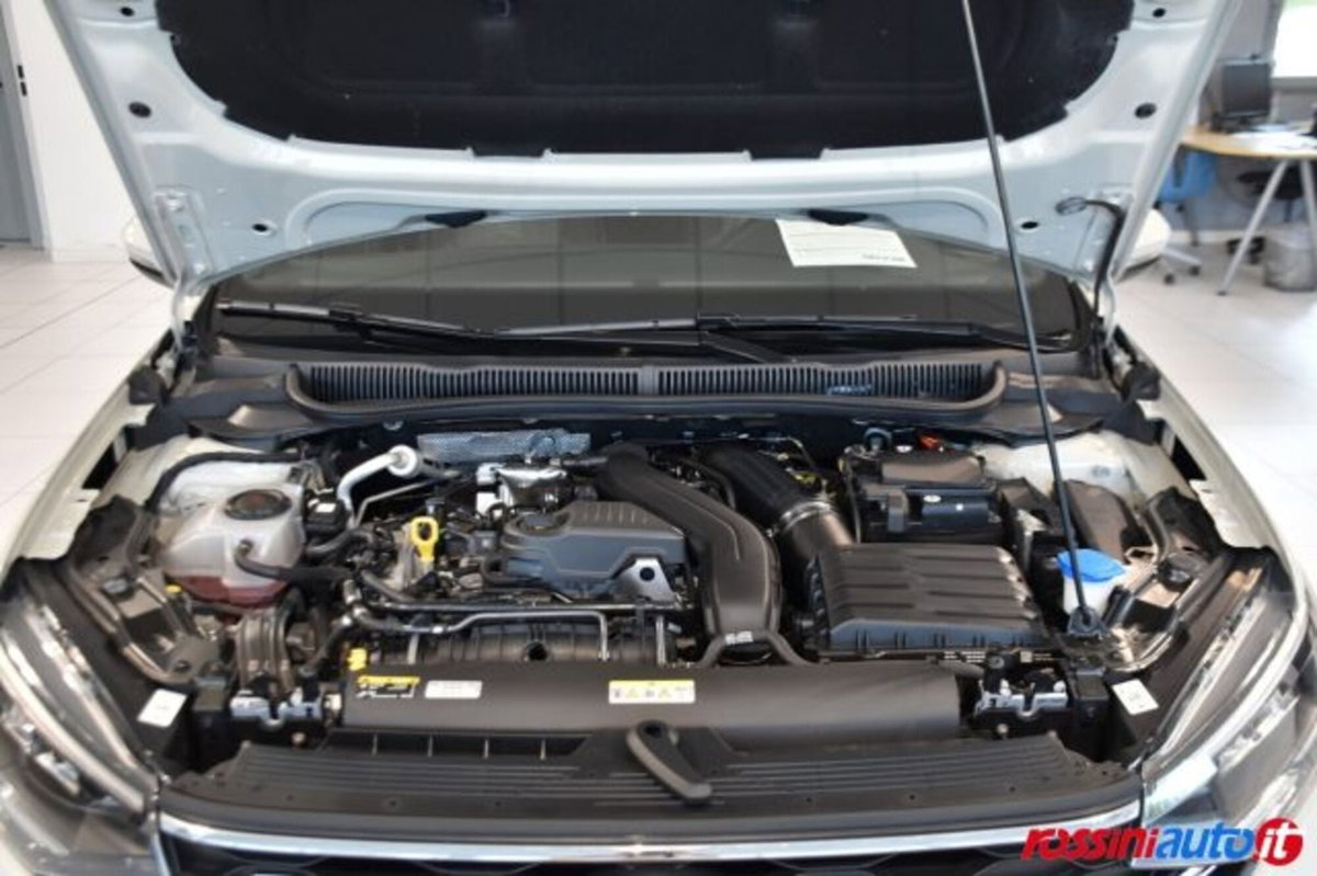 Volkswagen Taigo 1.5 tsi R-Line 150cv dsg (17)