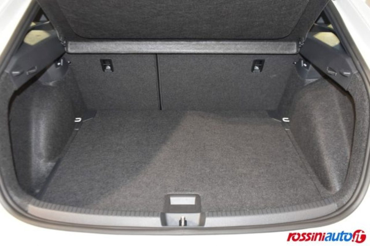 Volkswagen Taigo 1.5 tsi R-Line 150cv dsg (8)