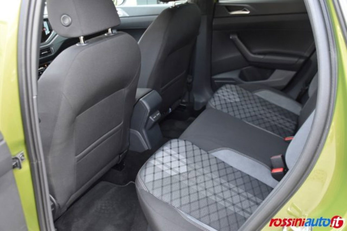 Volkswagen Taigo 1.5 tsi R-Line 150cv dsg (12)