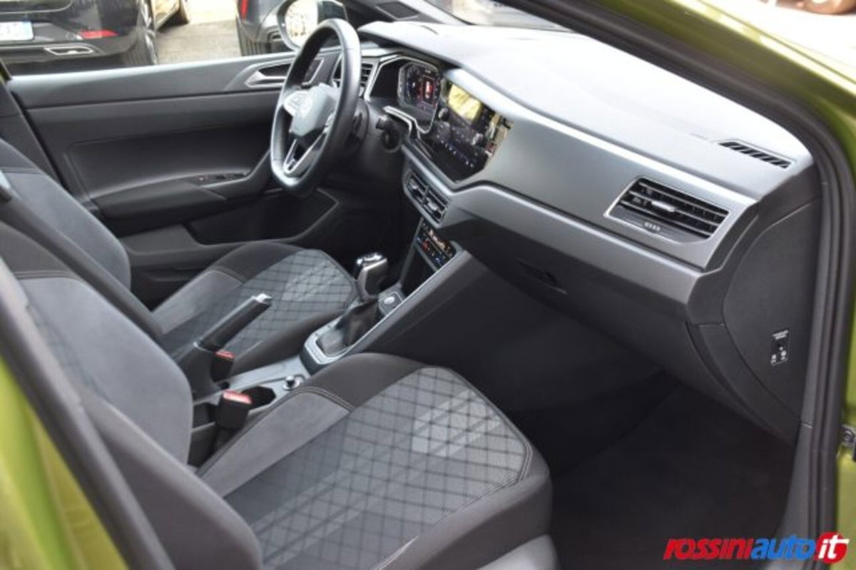 Volkswagen Taigo 1.5 tsi R-Line 150cv dsg (14)