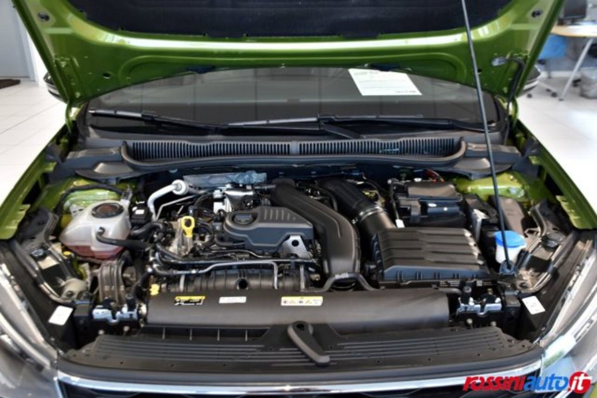 Volkswagen Taigo 1.5 tsi R-Line 150cv dsg (18)
