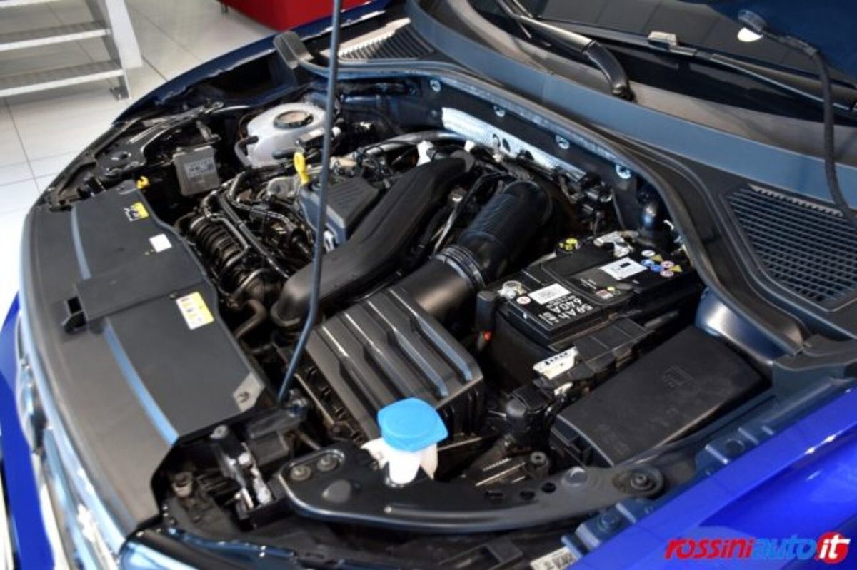 Volkswagen T-Roc 1.5 tsi R-Line dsg (15)