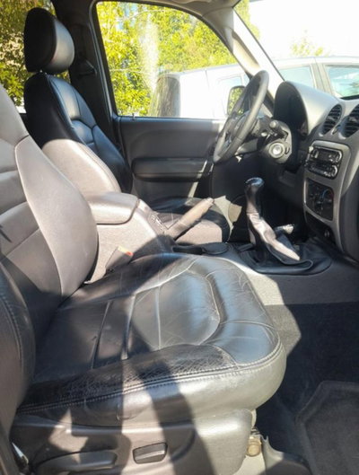 Jeep Cherokee 2.5 CRD Limited (10)