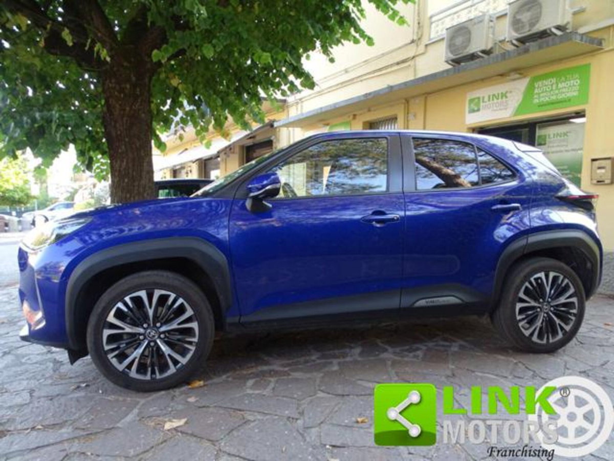 Toyota Yaris Cross 1.5 Hybrid 5p. E-CVT AWD-i Lounge (12)