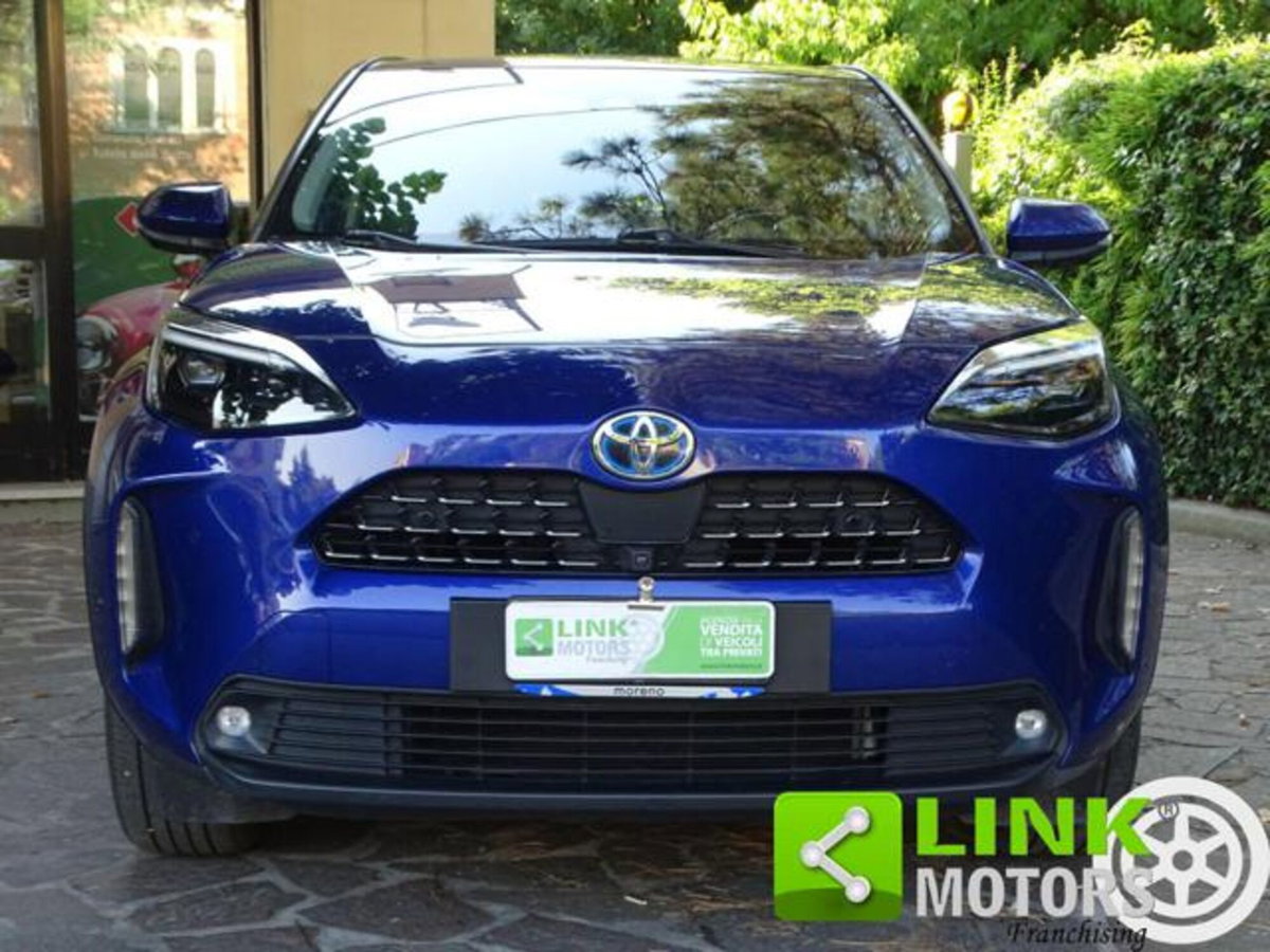 Toyota Yaris Cross 1.5 Hybrid 5p. E-CVT AWD-i Lounge (2)