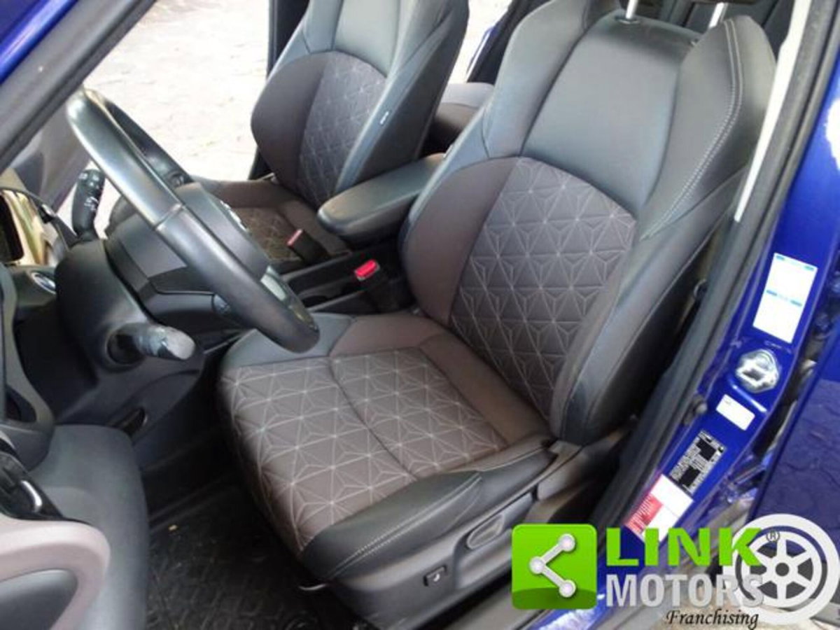 Toyota Yaris Cross 1.5 Hybrid 5p. E-CVT AWD-i Lounge (5)
