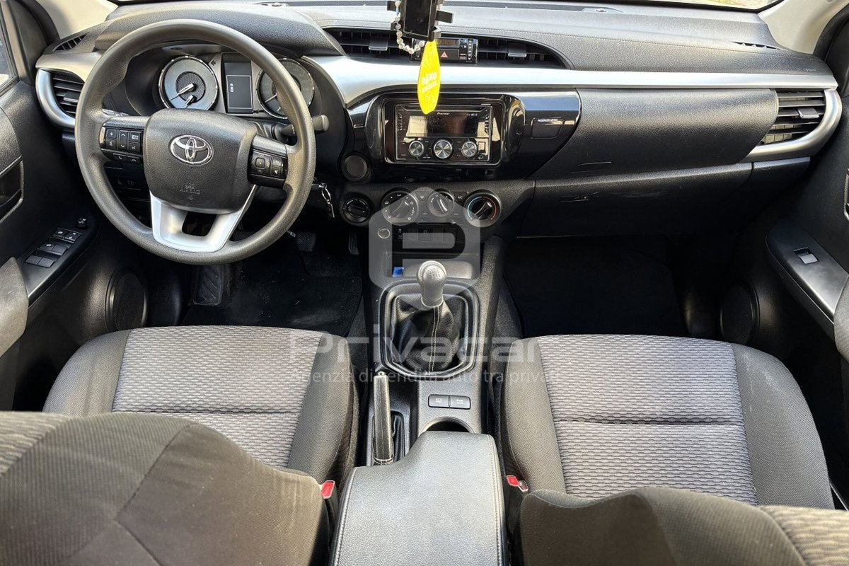 Toyota Hilux 2.D-4D 4WD porte Double Cab Lounge (10)